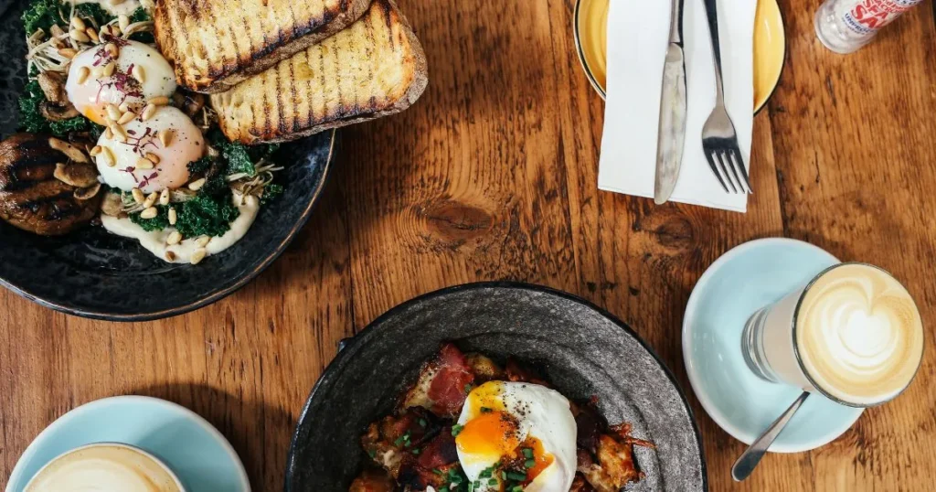 Simple-Chicken-and-Eggs-Breakfast-Ideas
